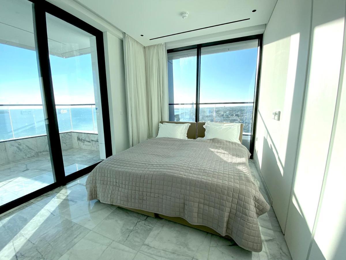 Luxury Private Apartments - Limassol Bagian luar foto