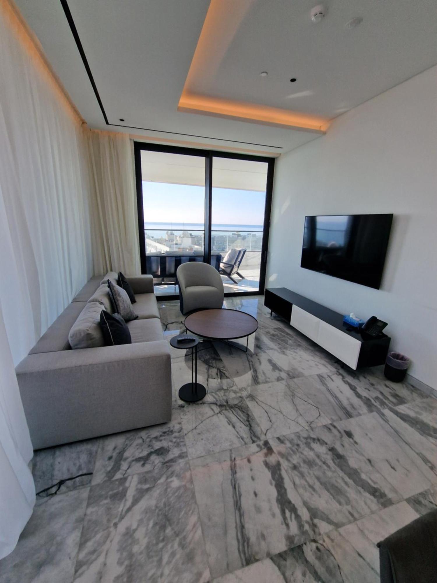 Luxury Private Apartments - Limassol Bagian luar foto